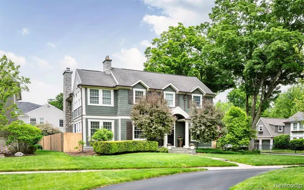 $1,599,999 | 579 Chesterfield Avenue, Birmingham, MI 48009