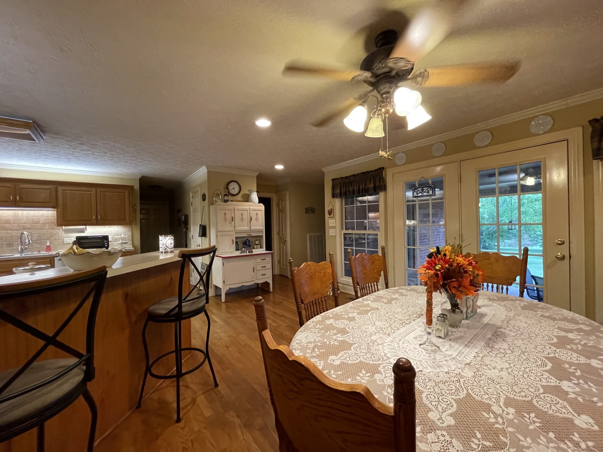 455 South Commerce Road Watertown, TN 37184 - Photo 22 of 48 a dining room with furniture and window