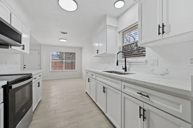 $1,950 | 7618 Breda Drive, Baytown, TX 77521