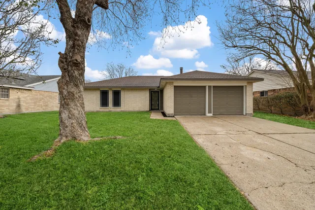 $1,950 | 7618 Breda Drive, Baytown, TX 77521