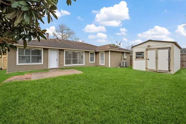 $1,950 | 7618 Breda Drive, Baytown, TX 77521