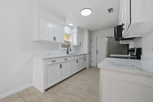 $1,950 | 7618 Breda Drive, Baytown, TX 77521