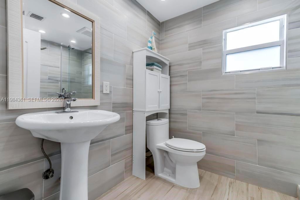 222 Southwest 7th Street Dania Beach, FL 33004 - Photo 20 of 59