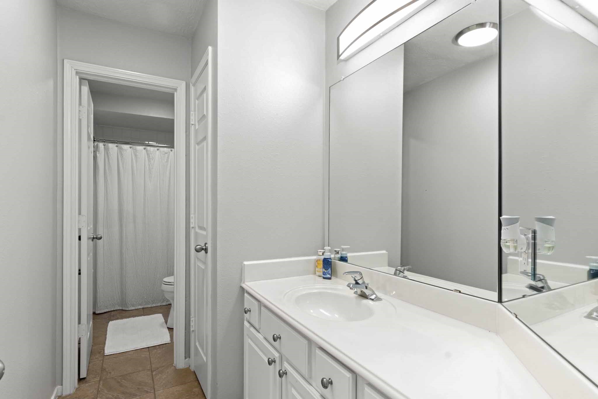 4311 Green Tree Court Pasadena, TX 77505 - Photo 36 of 49 Third full bathroom.