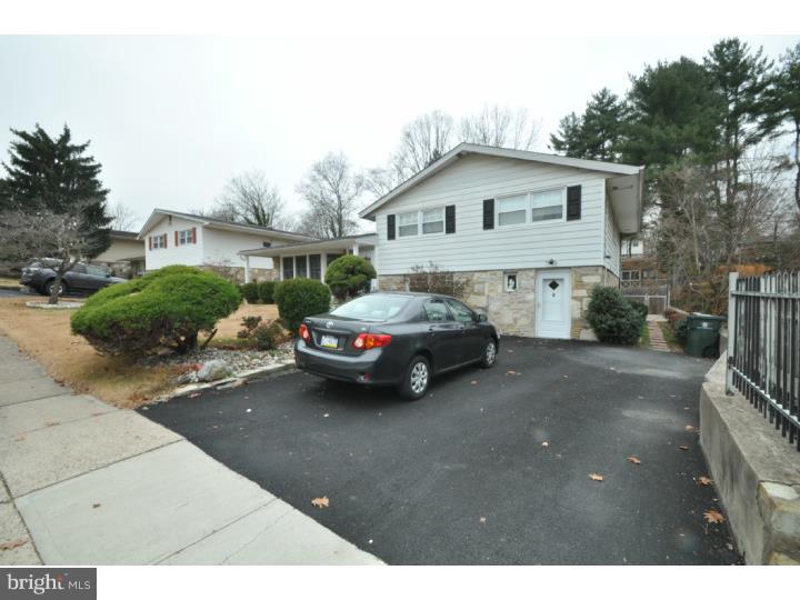 956 Irvin Road Huntingdon Valley, PA 19006 - Photo 2 of 15