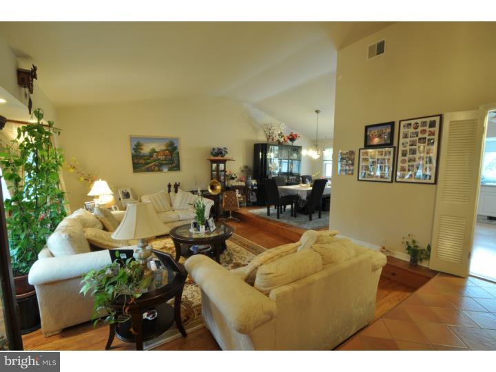 956 Irvin Road Huntingdon Valley, PA 19006 - Photo 7 of 15