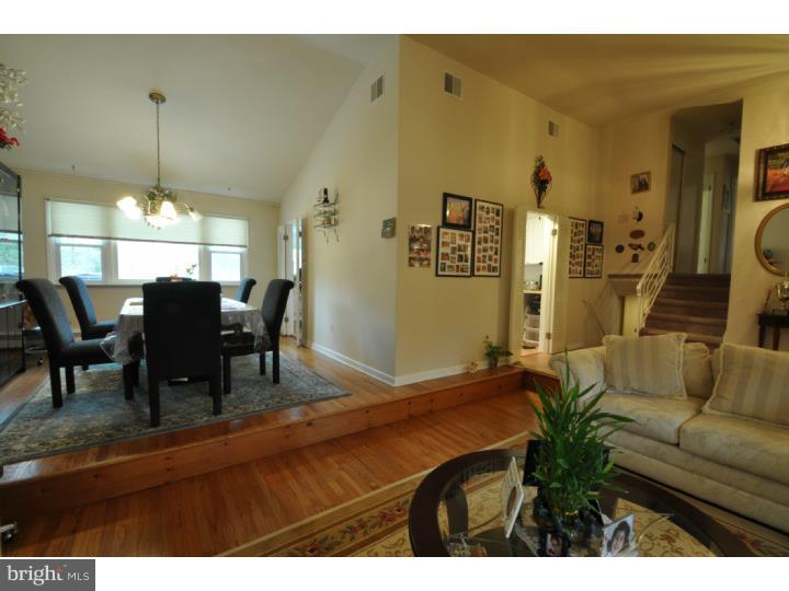956 Irvin Road Huntingdon Valley, PA 19006 - Photo 9 of 15