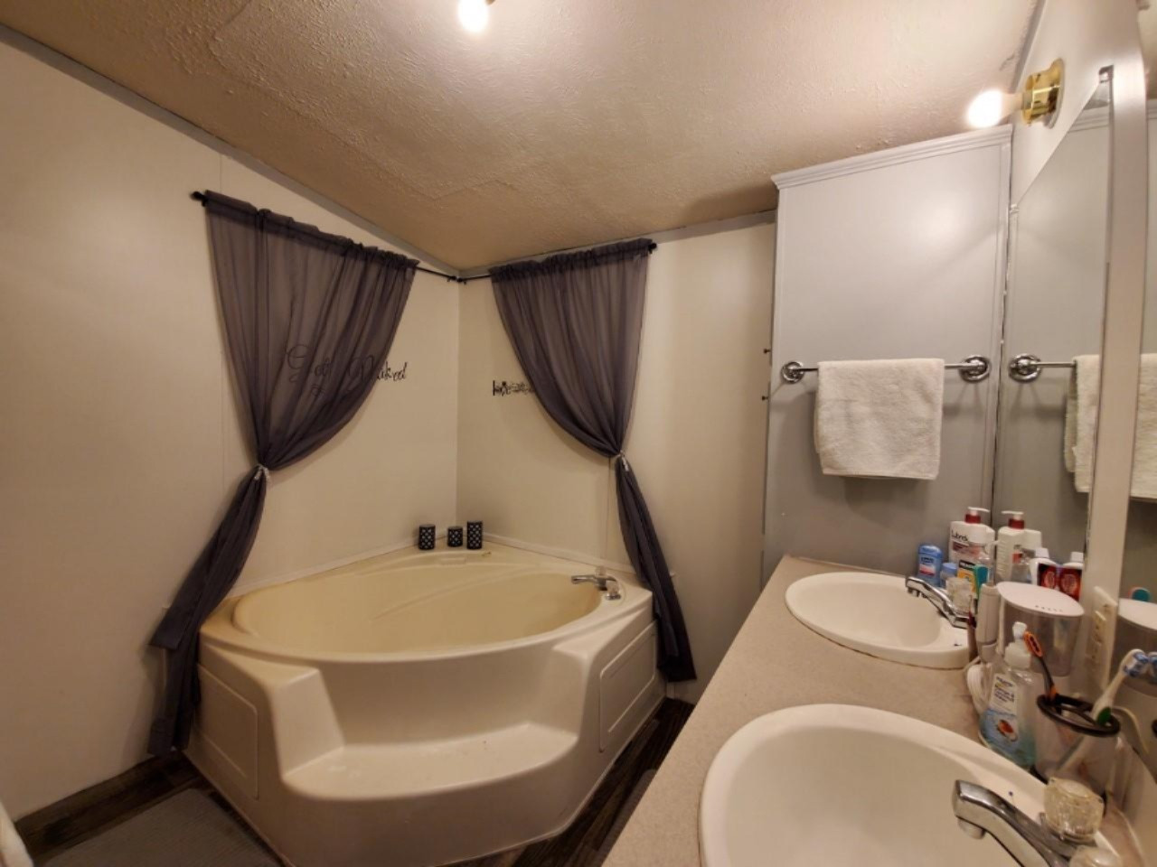 7510 Whitehall Road Whitehall, MI 49461 - Photo 16 of 21 thumbnail_20201007_182151
