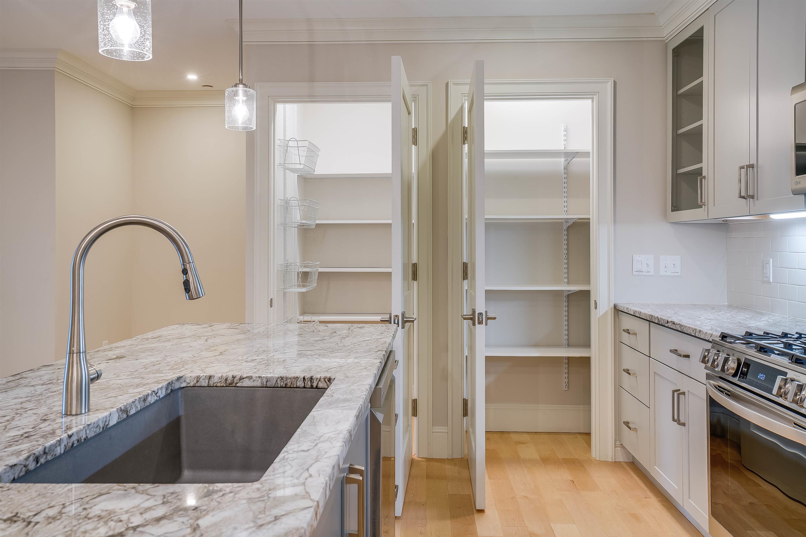 32 Willey Creek Road, Unit 104 Exeter, NH 03833 - Photo 4 of 40 Gallery Image 4