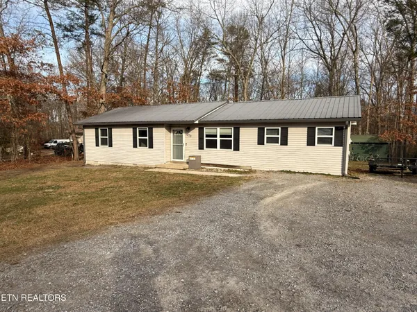 front view of house with a yard
