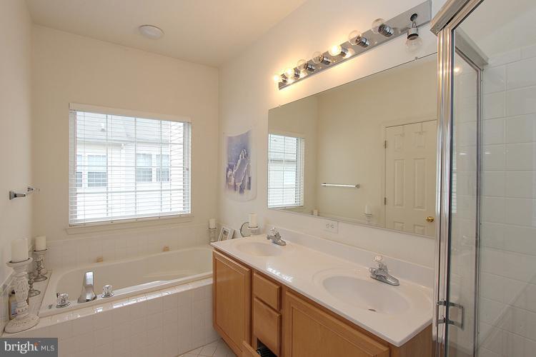 18028 Rockingham Place Germantown, MD 20874 - Photo 14 of 17 Bath (Master)