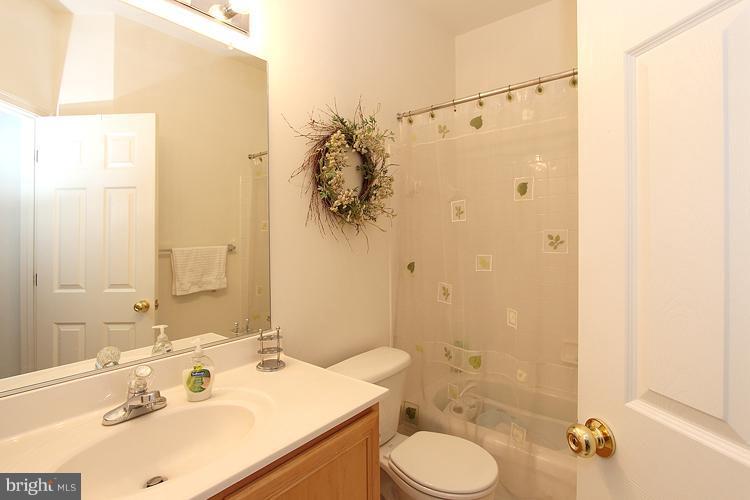 18028 Rockingham Place Germantown, MD 20874 - Photo 4 of 17 Full Bath