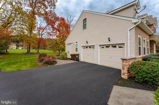 $755,000 | 3505 Woodbyne Road, Hellertown, PA 18055