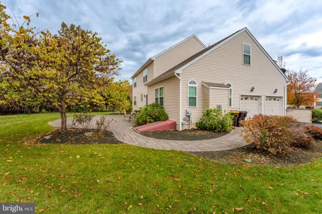 $755,000 | 3505 Woodbyne Road, Hellertown, PA 18055