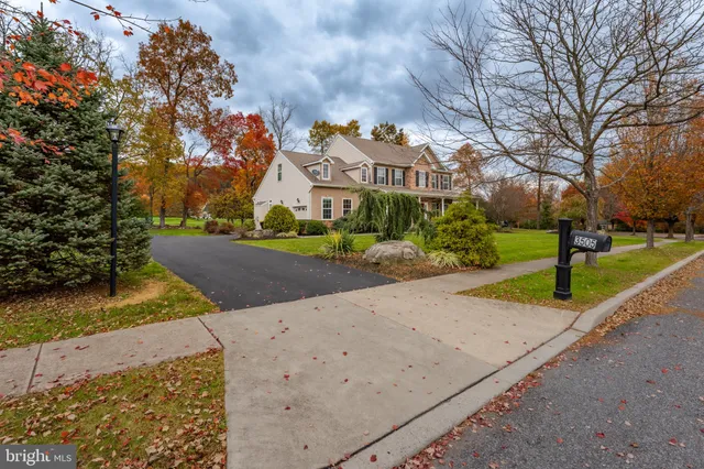 $755,000 | 3505 Woodbyne Road, Hellertown, PA 18055