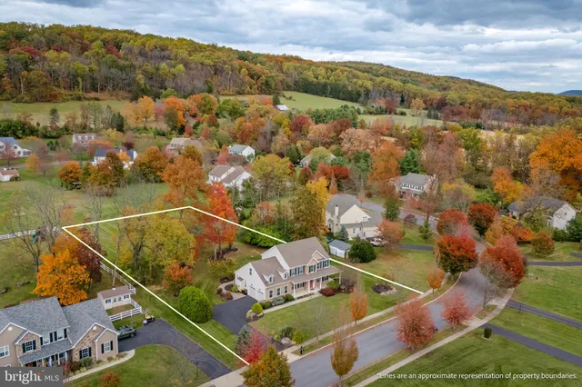 $755,000 | 3505 Woodbyne Road, Hellertown, PA 18055