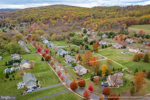 $755,000 | 3505 Woodbyne Road, Hellertown, PA 18055