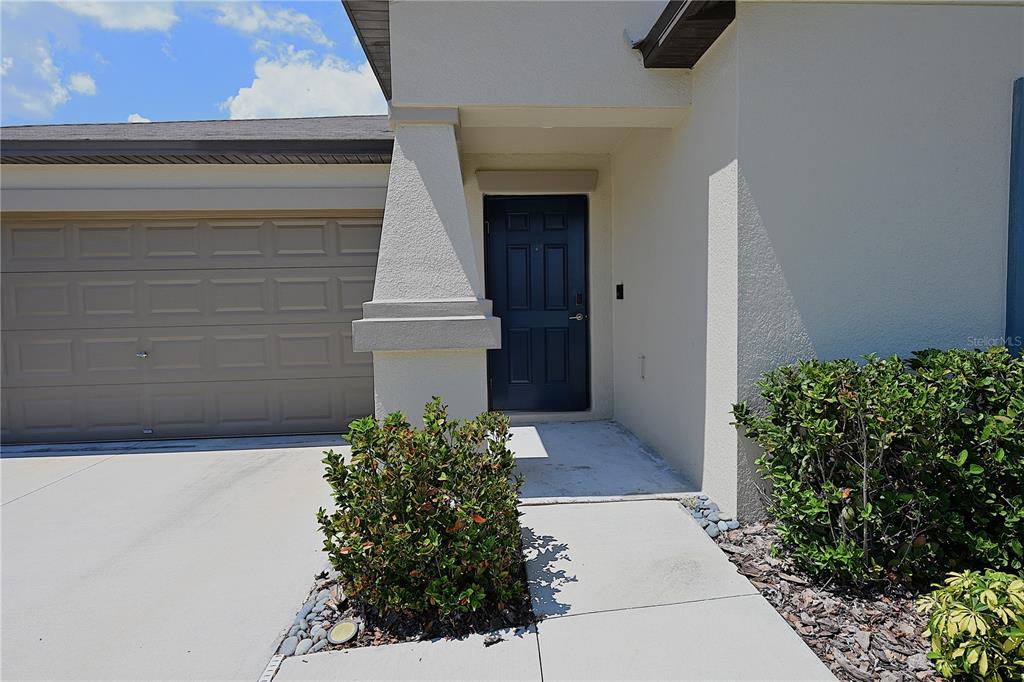 4316 Trotters Way Lakeland, FL 33801 - Photo 3 of 38