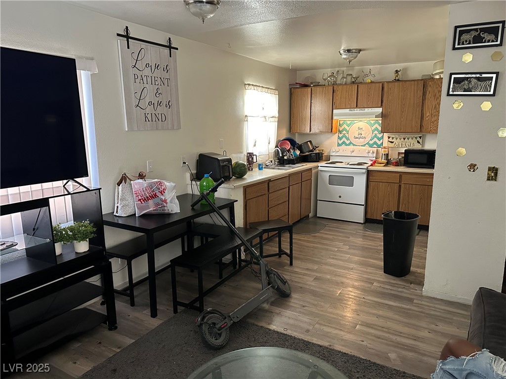 828 North Held Road Las Vegas, NV 89101 - Photo 20 of 31 Unit B - 3 Bedroom Unit Kitchen