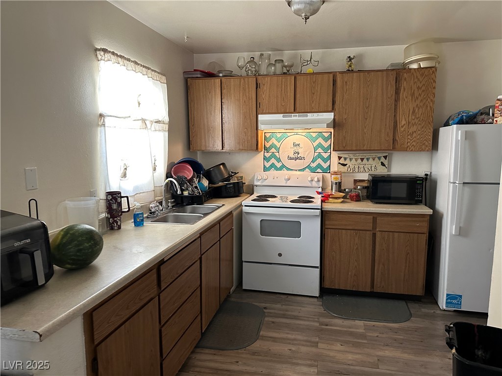 828 North Held Road Las Vegas, NV 89101 - Photo 21 of 31 Unit B Kitchen