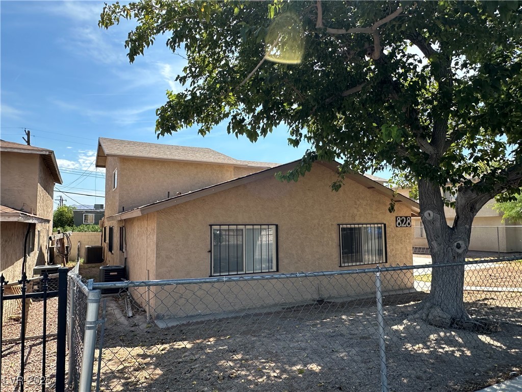 828 North Held Road Las Vegas, NV 89101 - Photo 3 of 31