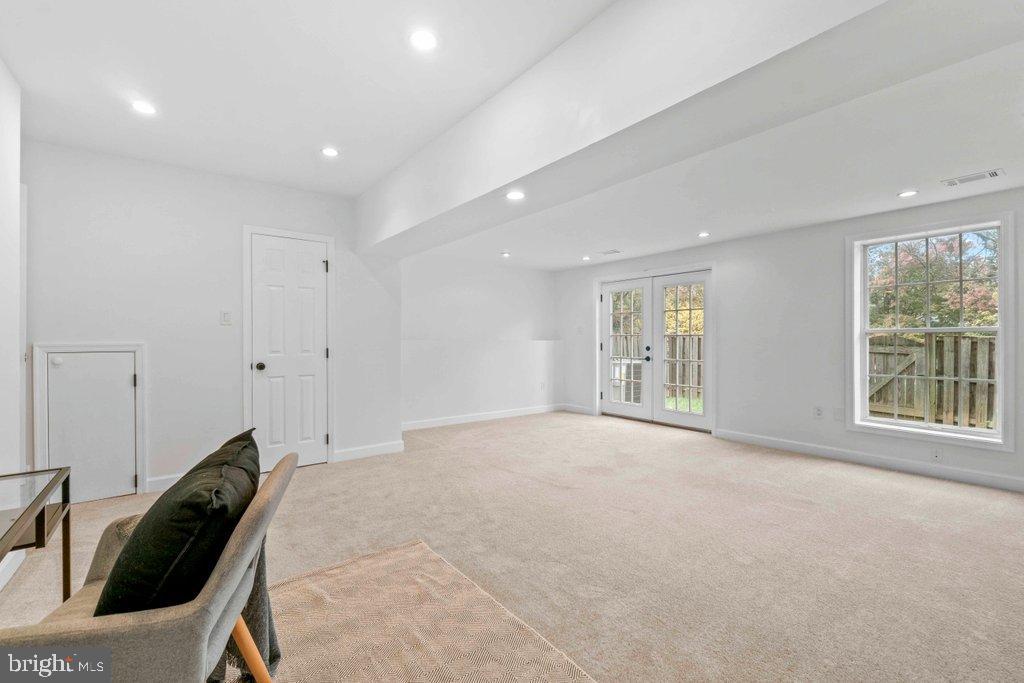 25 Capps Court Gaithersburg, MD 20878 - Photo 35 of 39 a view of an empty room with a window