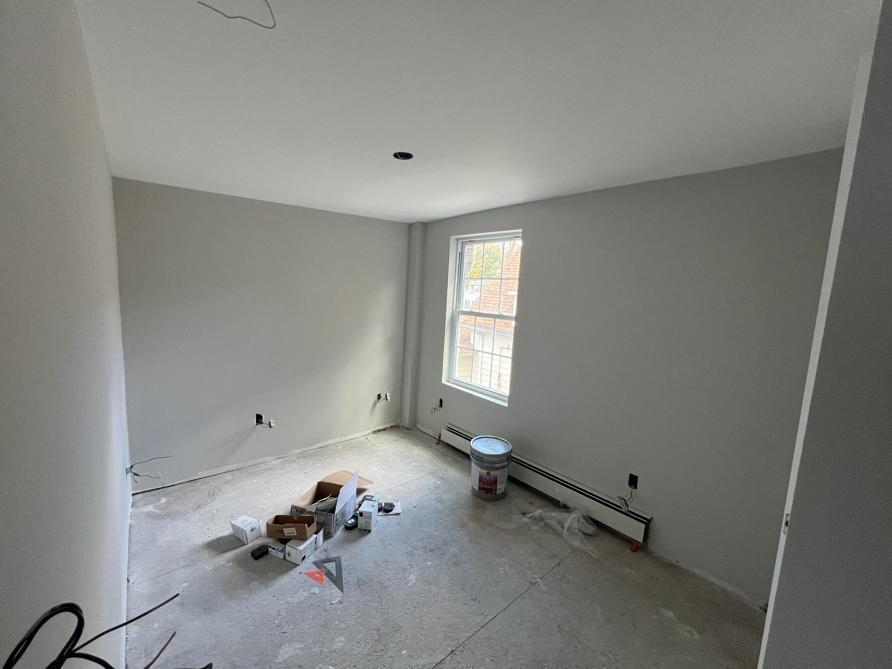 475 East Main Street Norwich, CT 06360 - Photo 10 of 14 a room with a window