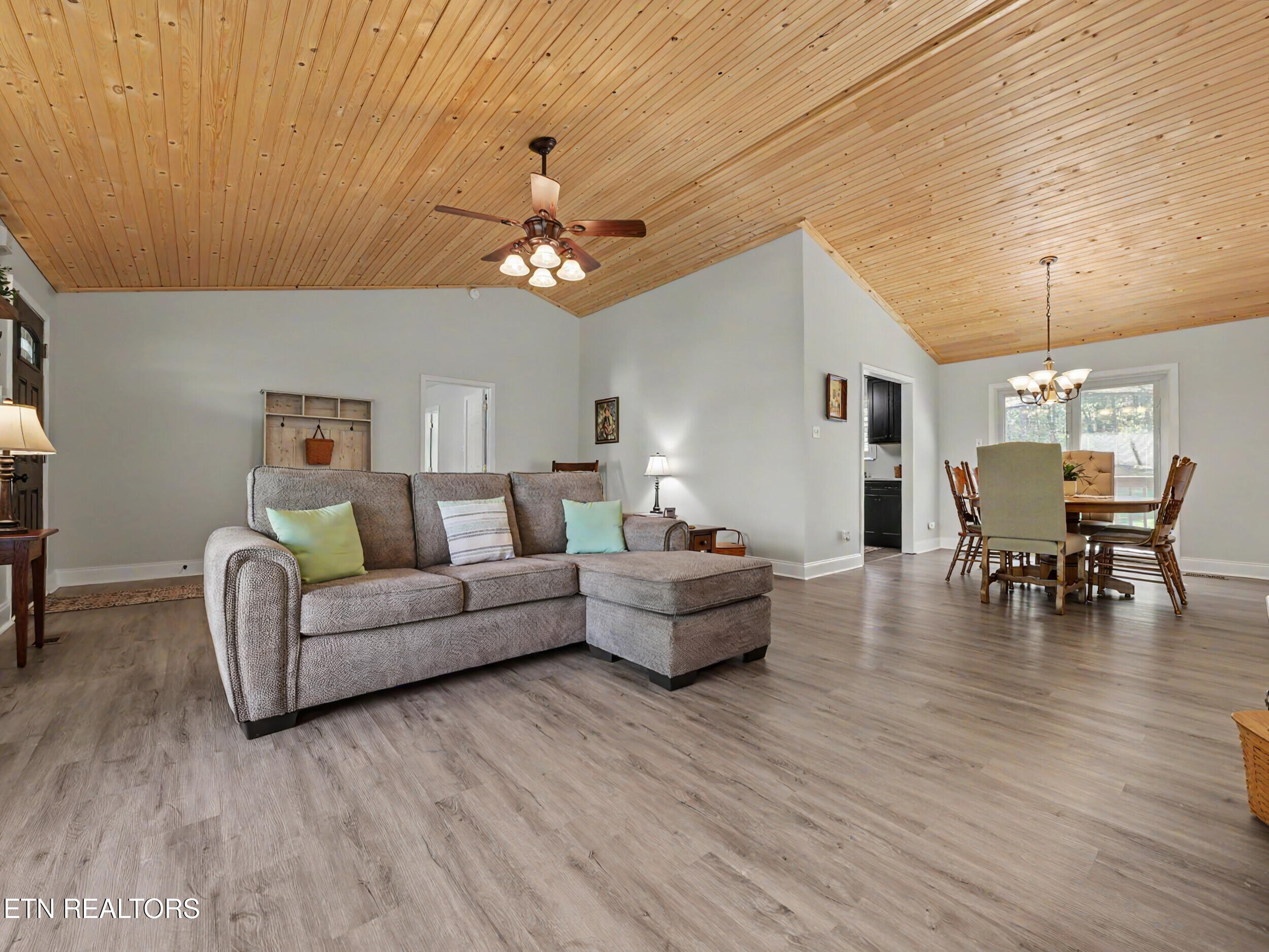 243 Carr Road Seymour, TN 37865 - Photo 6 of 30 6_img_5174