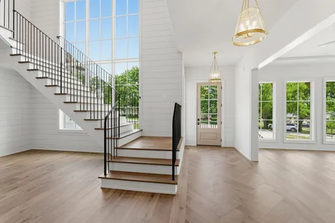$2,999,992 | 105 Keyway Drive, Nashville, TN 37205
