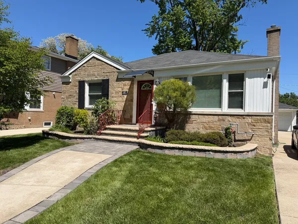 $389,000 | 1871 Hawthorne Avenue, Westchester, IL 60154