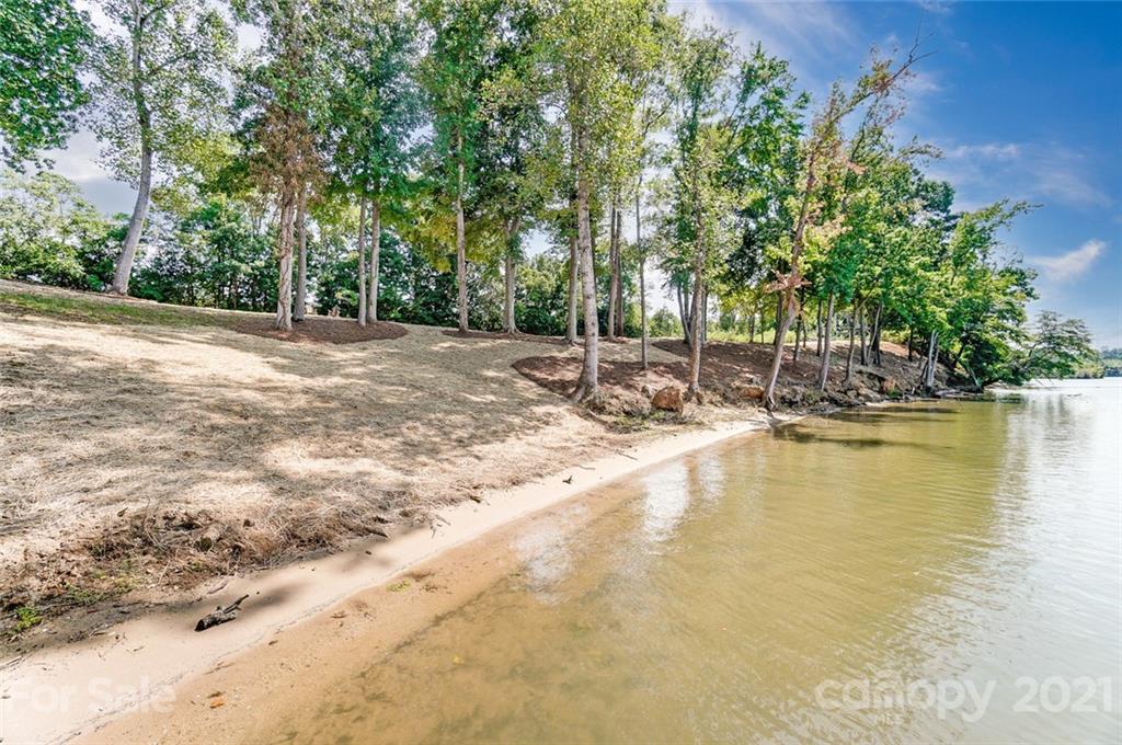 5636 Plantation Ridge Road Charlotte, NC 28214 - Photo 7 of 48 Gallery Image 7