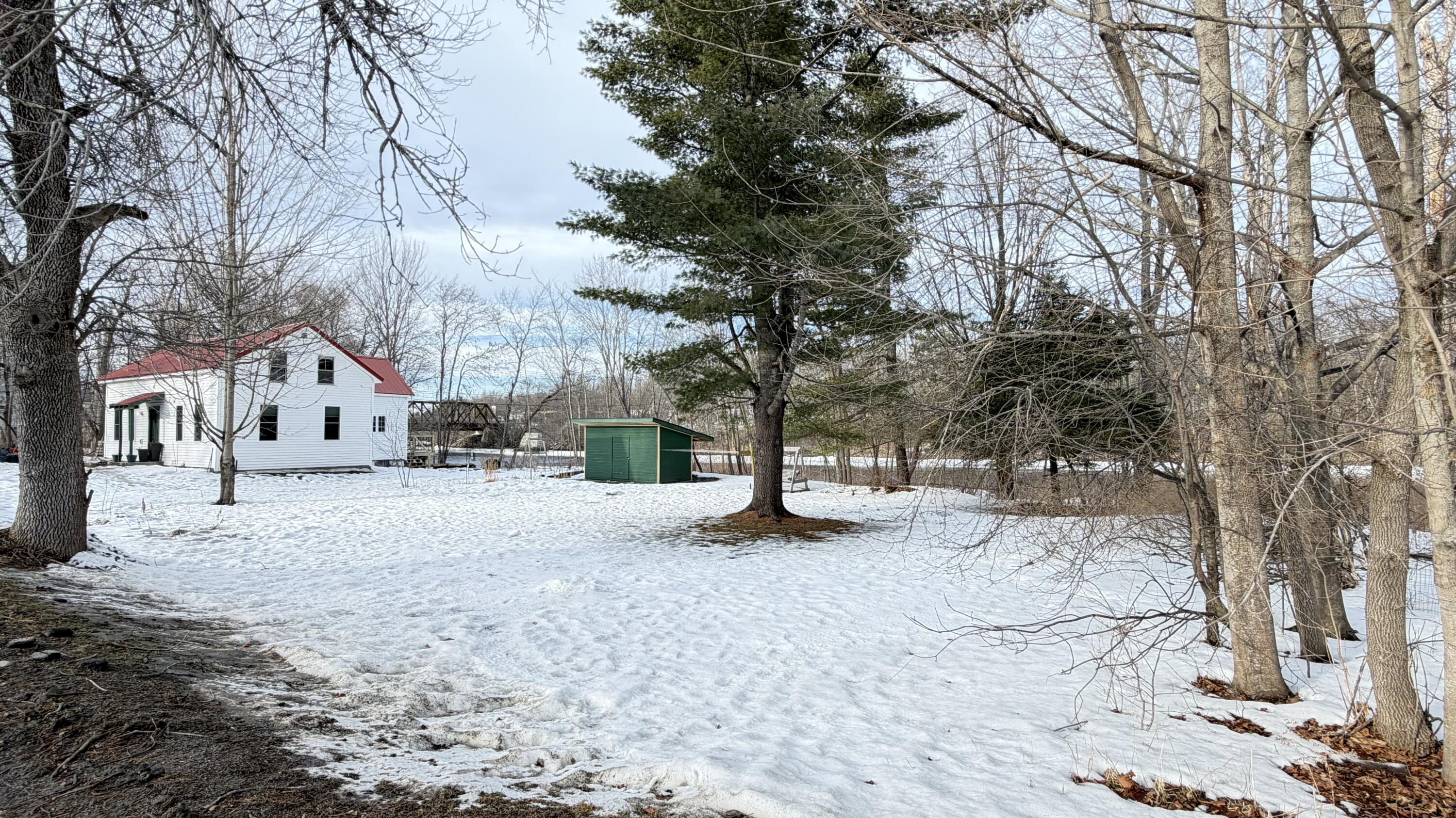 42 Howard Street Old Town, ME 04468 - Photo 3 of 66 1