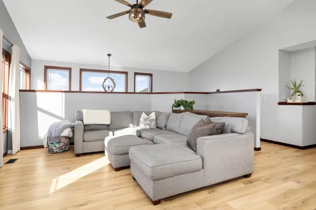 $464,900 | 696 Jutland Avenue, Shakopee, MN 55379