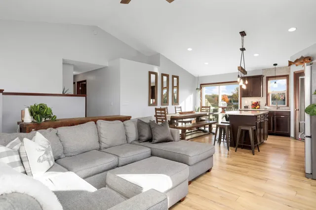 $464,900 | 696 Jutland Avenue, Shakopee, MN 55379