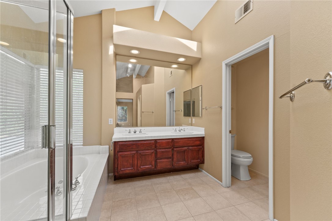 4279 San Ramon Drive Corona, CA 92882 - Photo 23 of 41 Master Bathroom