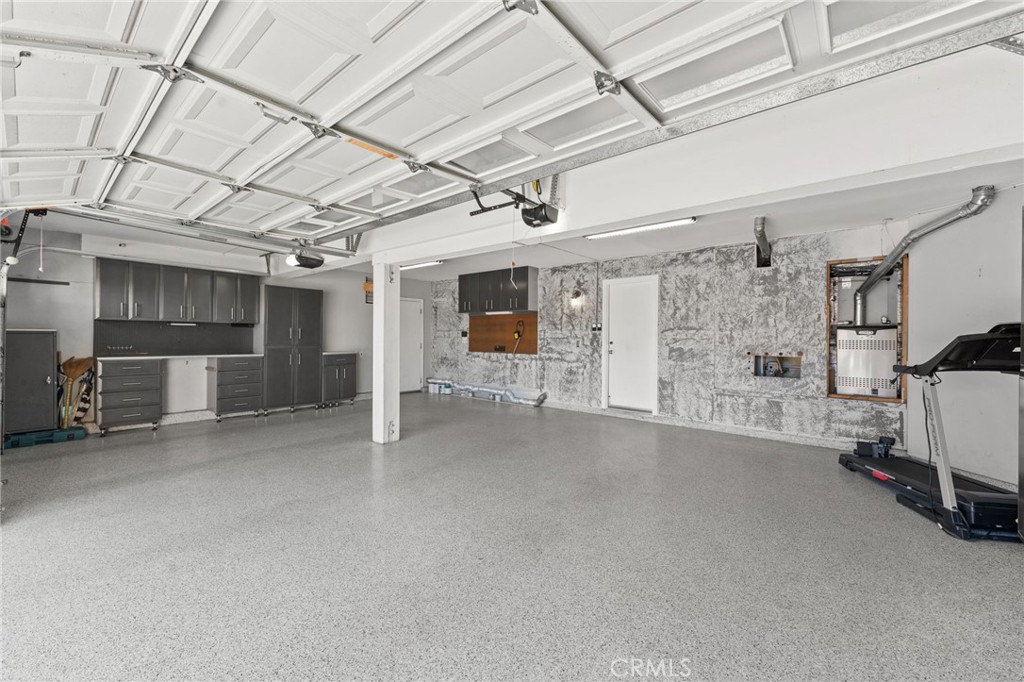 4279 San Ramon Drive Corona, CA 92882 - Photo 33 of 41 Interior of Garage