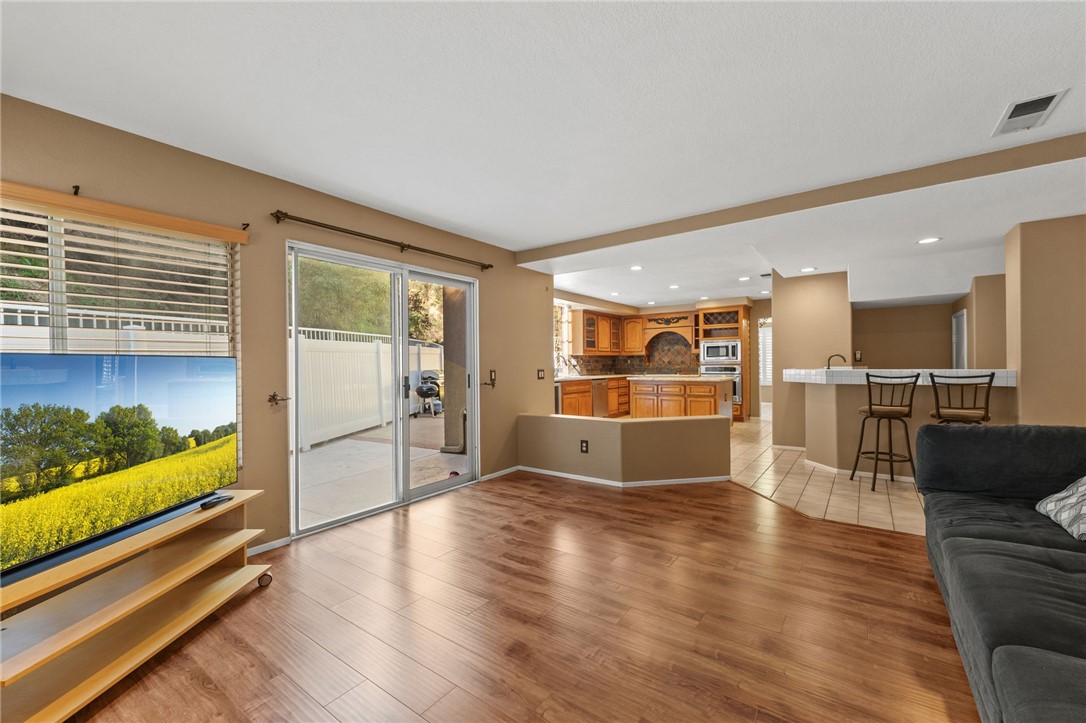 4279 San Ramon Drive Corona, CA 92882 - Photo 10 of 41