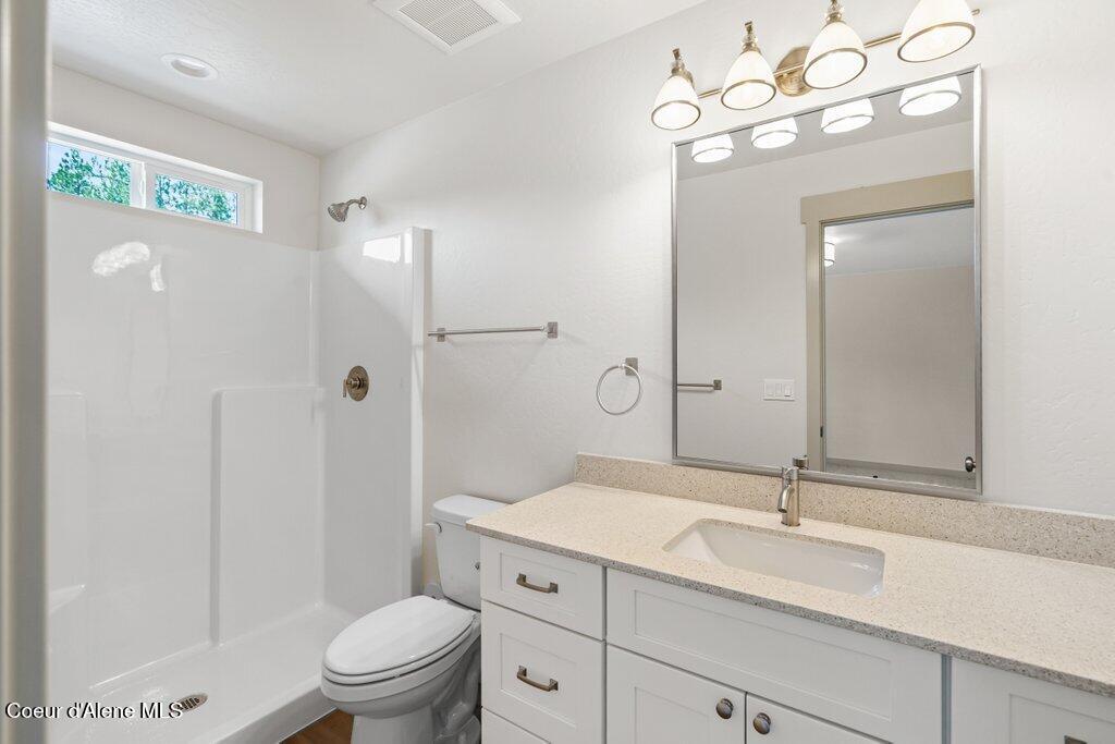 431 F Street Plummer, ID 83851 - Photo 15 of 31 En Suite