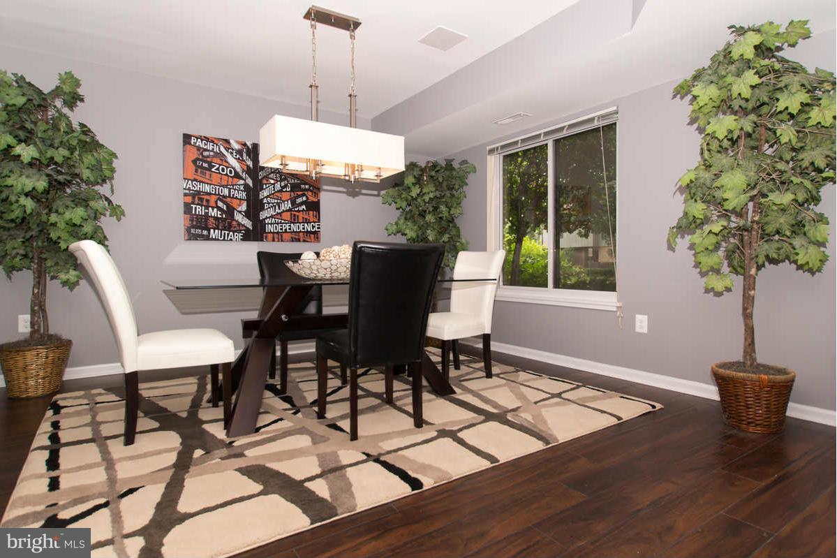 1733 Ivy Oak Square Reston, VA 20190 - Photo 3 of 21 Dining Room