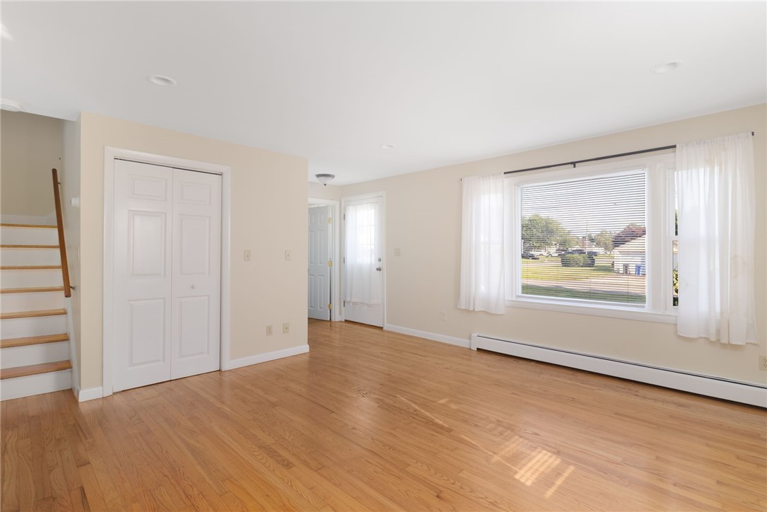 9 Chestnut Hill Road, Unit B Middletown, RI 02842 - Photo 10 of 34 Gallery Image 10