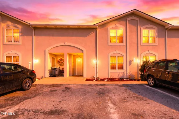 $229,900 | 807 Fain Avenue, Unit 807, Kingsport, TN 37660