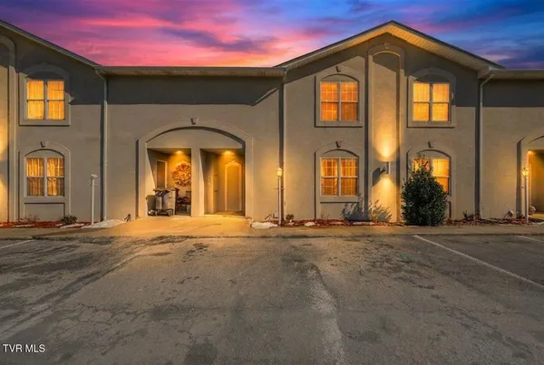 $229,900 | 807 Fain Avenue, Unit 807, Kingsport, TN 37660