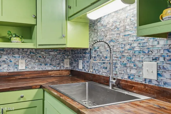 $239,900 | 807 Fain Avenue, Unit 807, Kingsport, TN 37660