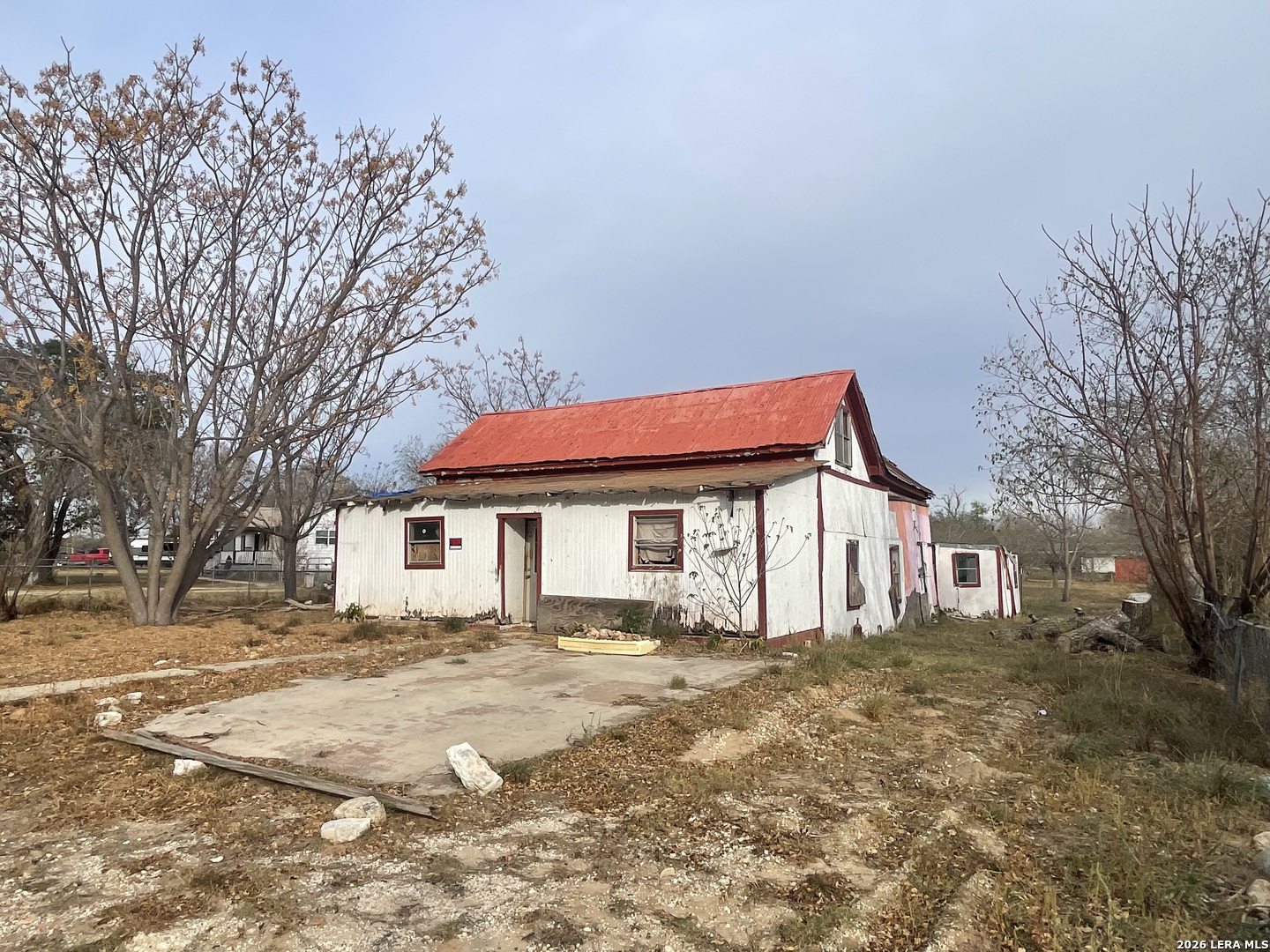 712 Devine Drive Devine, TX 78016 - Photo 5 of 5