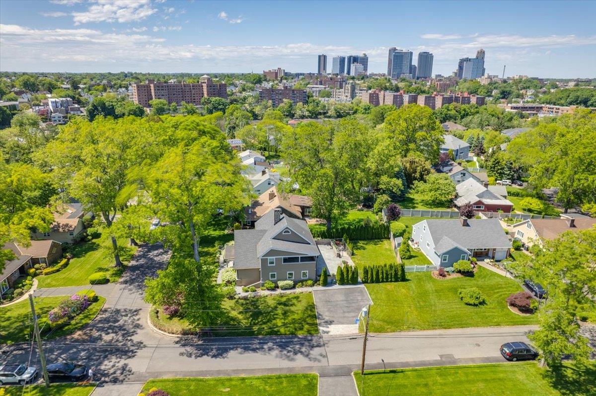 4 Clover Place New Rochelle, NY 10805 - Photo 32 of 38 an aerial view of multiple house