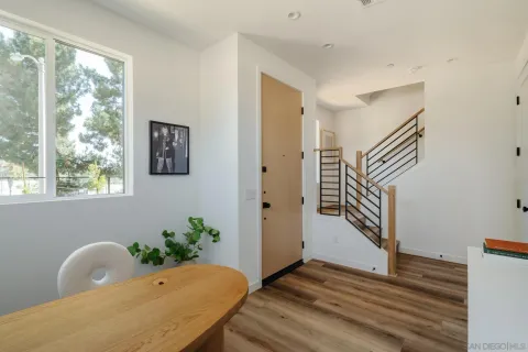 $1,199,995 | 3860 North Riley Lane, Los Angeles, CA 90065