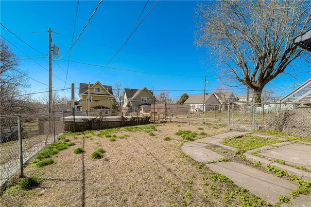 $205,000 | 715 Parallel Avenue, Kansas City, KS 66101