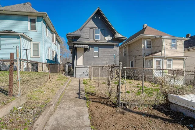 $205,000 | 715 Parallel Avenue, Kansas City, KS 66101