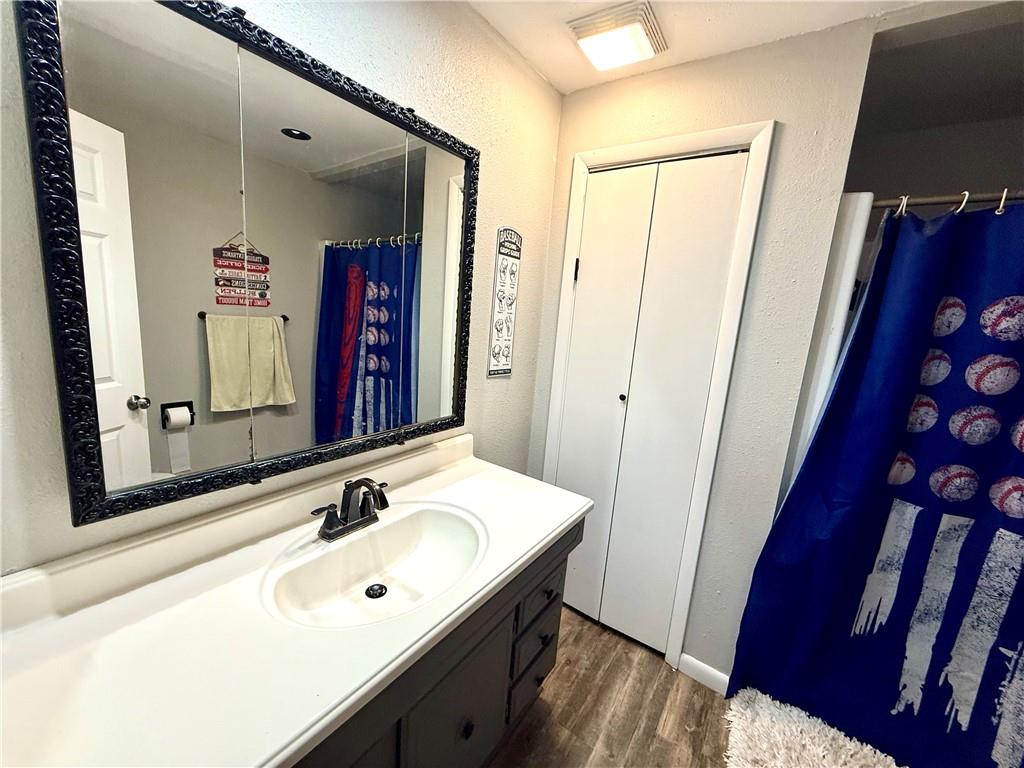 3127 Gene Field Road St. Joseph, MO 64506 - Photo 8 of 25