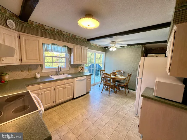 $409,900 | 167 Walter Road, York, PA 17402